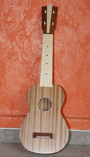 GEWA BR�KO UKULELE MODELL 6