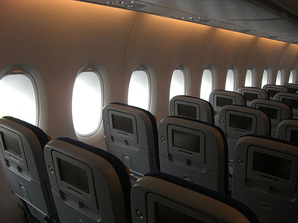 Lufthansa A 380  economy